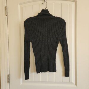 Banana Republic 100% Merino Wool Ribbed Charcoal Gray Turtleneck Sweater Petite